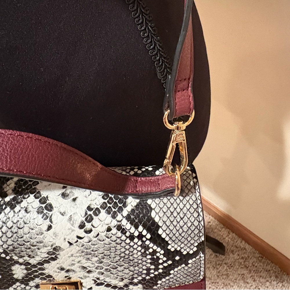 Cutest Fall Burgundy and Snake Print Women's Bag - Picture 6 of 11